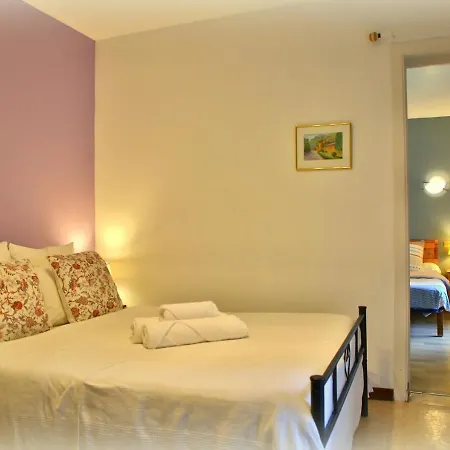 Beau Vallon - Et Chambres D'hotes Pyrenees-mediterranee - Pays Catalan 3* Sahorre