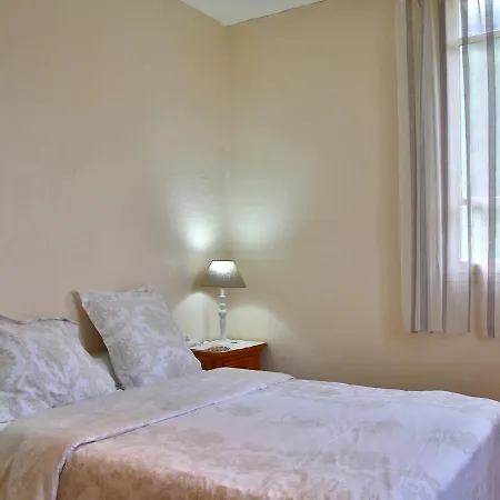Bed & Breakfast Beau Vallon - Et Chambres D'hotes Pyrenees-mediterranee - Pays Catalan Sahorre
